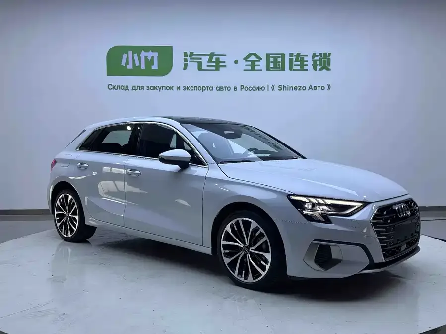 Audi A3 2023 Sportback 35 TFSI Luxurious and Elegant Model 2023 — миниатюра 3