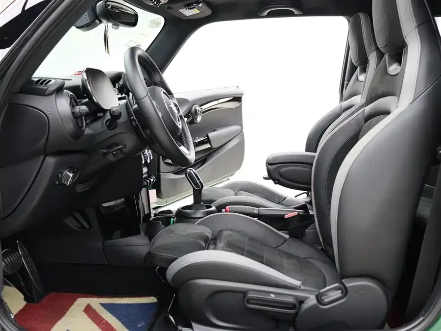 MINI JCW MINI JCW 2023 JOHN COOPER WORKS ULTIMATE 2023 — миниатюра 3