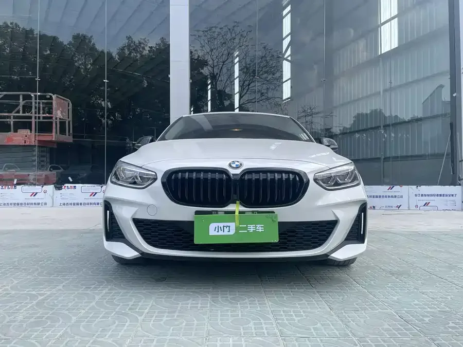 BMW 1 series BMW 1 Series 2023 120i M Sport Night Edition 2023 — миниатюра 2