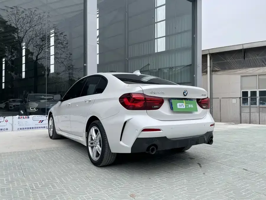 BMW 1 series BMW 1 Series 2023 120i M Sport Night Edition 2023 — миниатюра 2