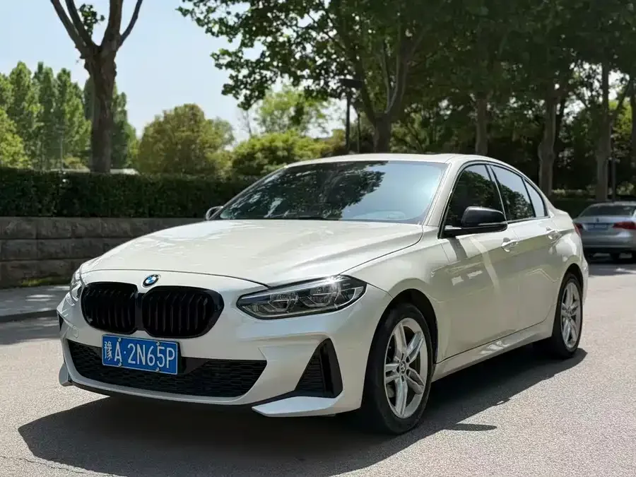 BMW 1 series BMW 1 Series 2022 120i M Sport Night Edition 2022 — фото 1, купить с доставкой в Москву
