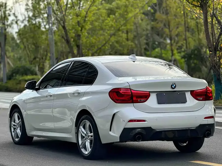 BMW 1 series BMW 1 Series 2023 120i M Sport Night Edition 2023 — миниатюра 3