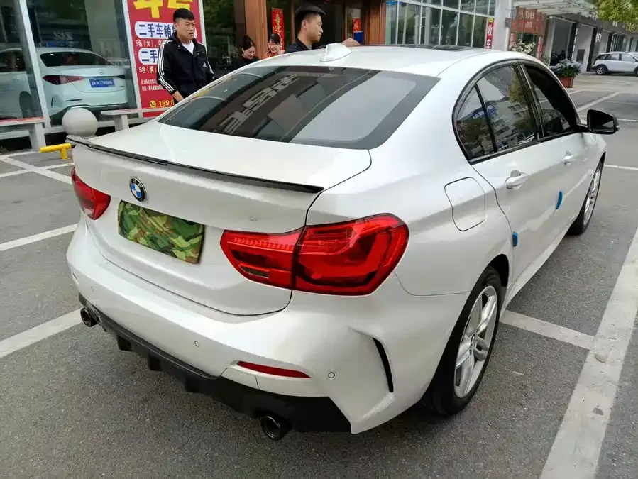BMW 1 series BMW 1 Series 2021 120i M Sport Night Edition 2022 — миниатюра 2