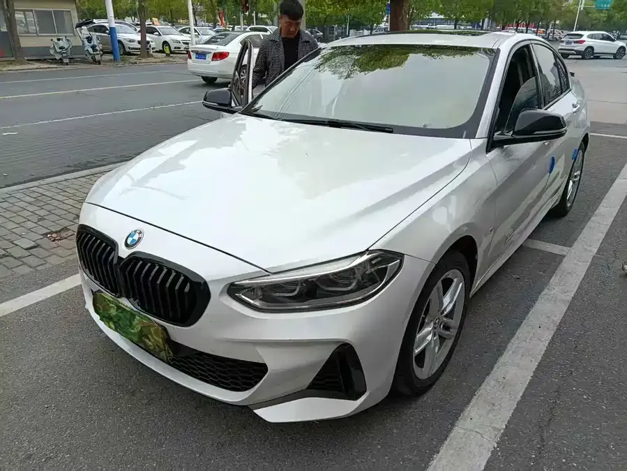 BMW 1 series BMW 1 Series 2021 120i M Sport Night Edition 2022 — фото 1, купить с доставкой в Москву