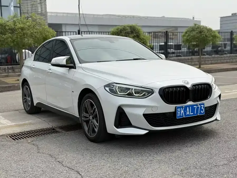 BMW 1 series BMW 1 Series 2023 120i M Sport 2023 — миниатюра 3