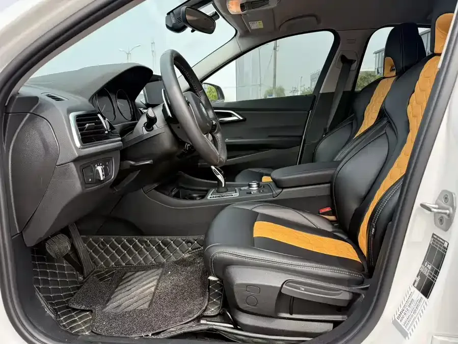 BMW 1 series BMW 1 Series 2023 120i M Sport 2023 — миниатюра 4