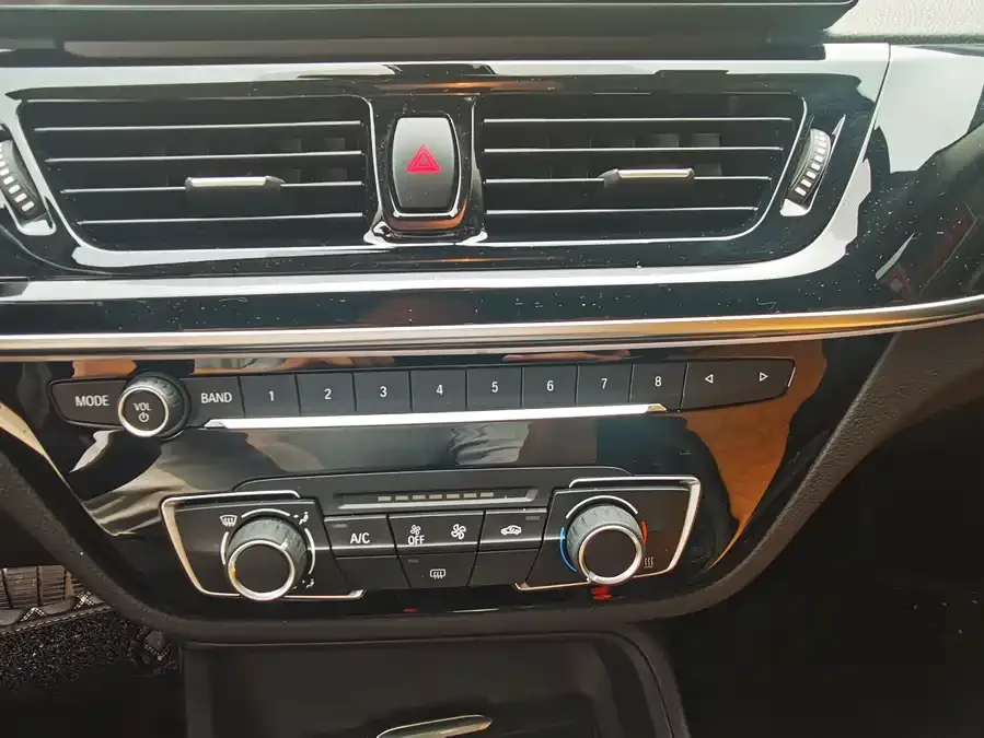 BMW 1 series BMW 1 Series 2023 120i M Sport 2023 — миниатюра 5