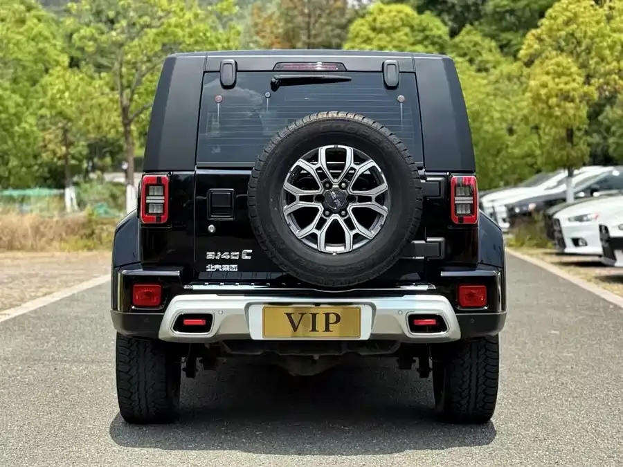 BAIC BJ40 Beijing Off-road BJ40 2023 2.0T Automatic 4WD City Hunter Edition Knight Edition 2023 — миниатюра 2