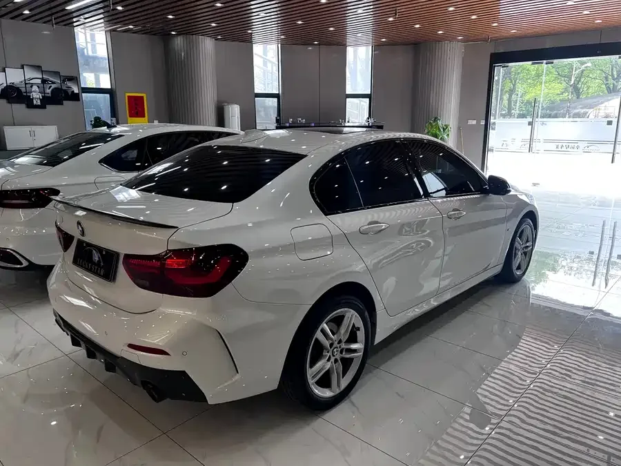 BMW 1 series BMW 1 Series 2023 120i M Sport Night Edition 2023 — миниатюра 2