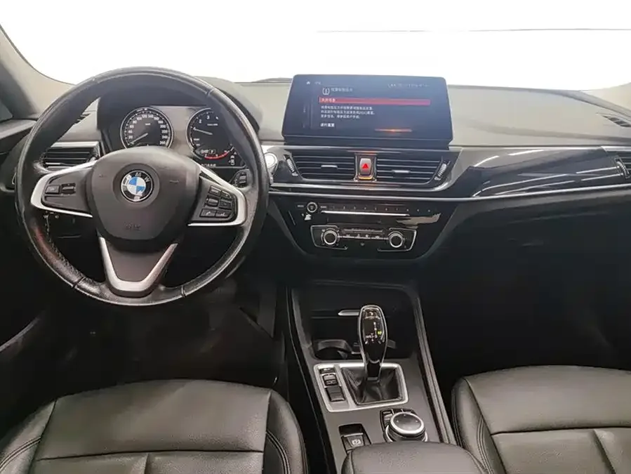 BMW 1 series BMW 1 Series 2021 facelift 120i M Sport 2022 — миниатюра 3