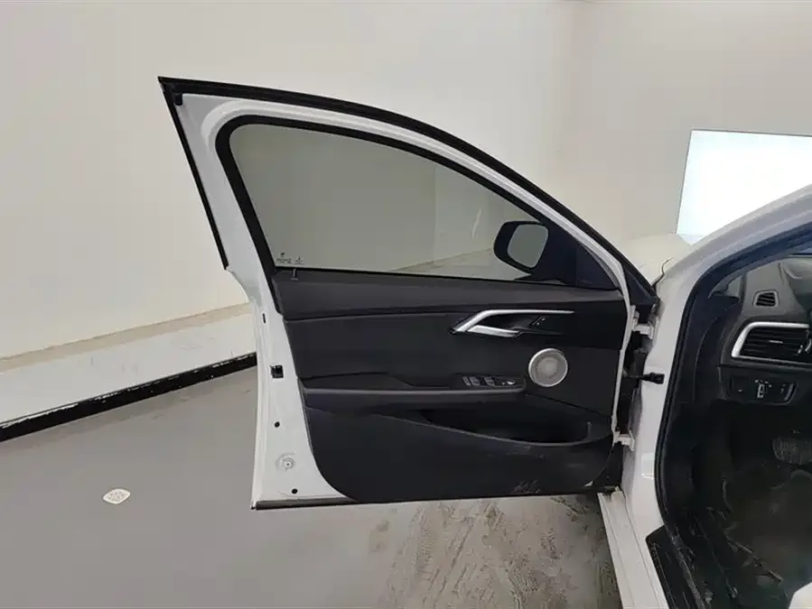 BMW 1 series BMW 1 Series 2021 facelift 120i M Sport 2022 — миниатюра 5
