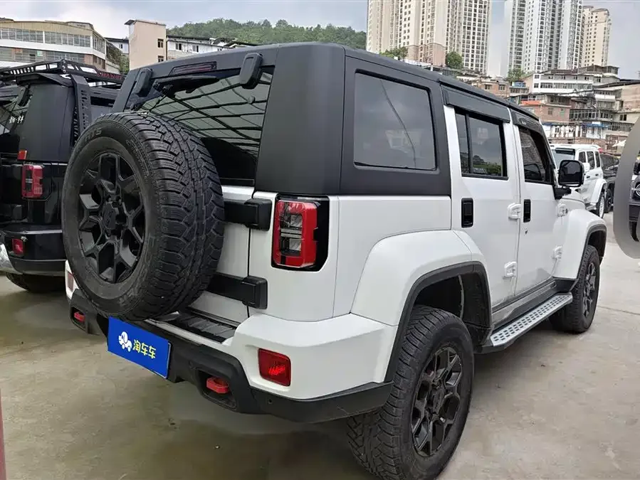 BAIC BJ40 Beijing Off-road BJ40 2023 2.0D Automatic 4WD Blade Hero Edition Knight Type (Front and Rear Electric Locks) 2023 — миниатюра 3