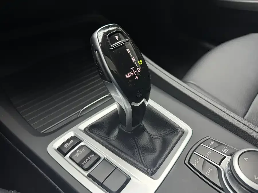 BMW 1 series BMW 1 Series 2022 120i M Sport Edition 2022 — миниатюра 4
