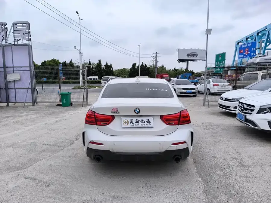 BMW 1 series BMW 1 Series 2022 120i M Sport Night Edition 2022 — миниатюра 2