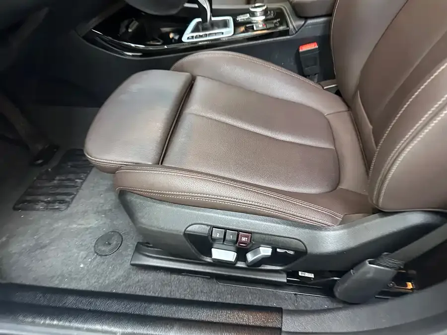 BMW 1 series BMW 1 Series 2021 120i M Sport Night Edition 2022 — миниатюра 4