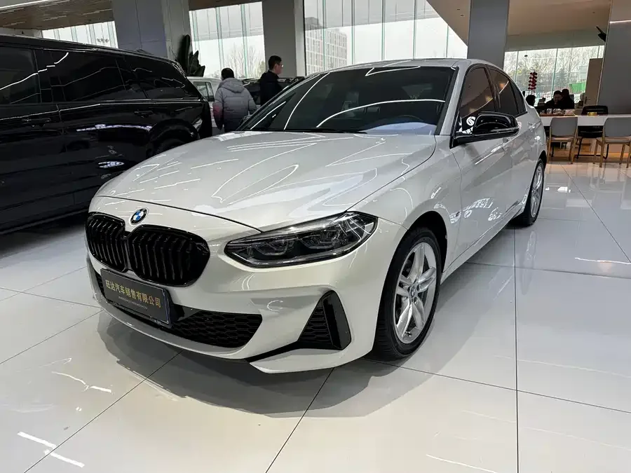 BMW 1 series BMW 1 Series 2021 120i M Sport Night Edition 2022 — фото 1, купить с доставкой в Москву
