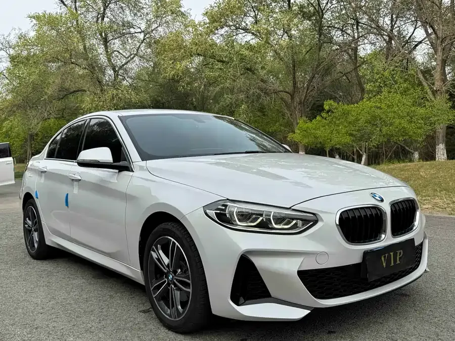 BMW 1 series BMW 1 Series 2023 120i M Sport 2022 — миниатюра 3
