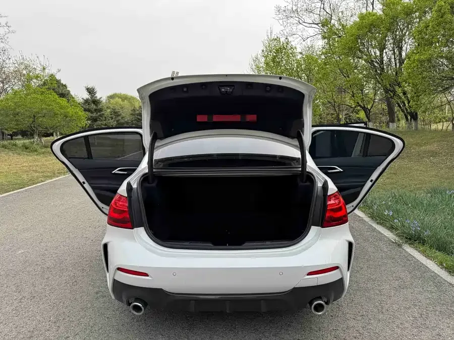 BMW 1 series BMW 1 Series 2023 120i M Sport 2022 — миниатюра 4