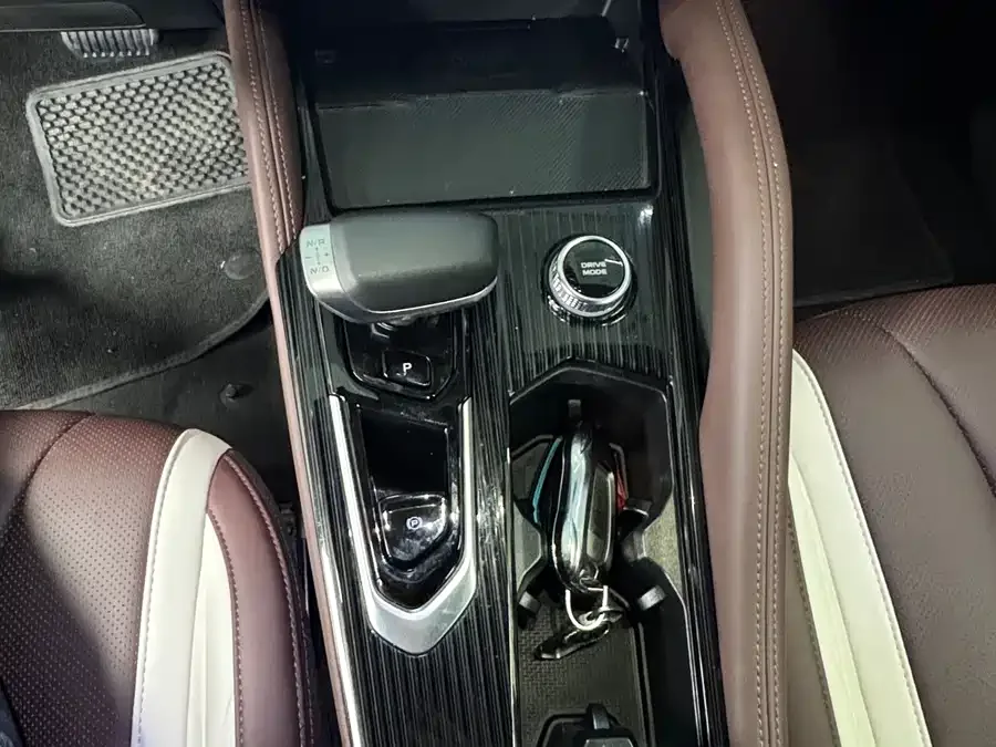 Geely Monjaro Xingyue L 2024 2.0TD High Power Automatic 2WD Yunqi Edition 2025 — миниатюра 5