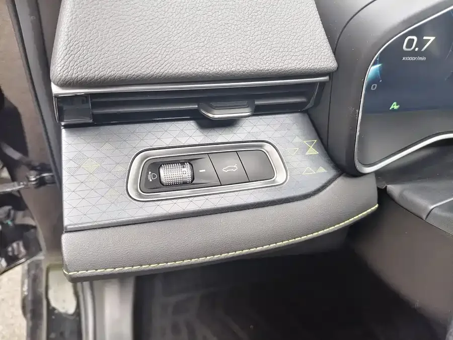 Geely Xingrui Xingrui 2023 1.5TD Kunlun Edition 2023 — миниатюра 4