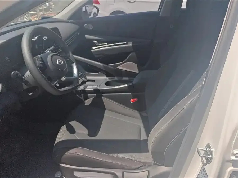 Hyundai Elantra Elantra 2023 1.5L CVT GLS Leading Edition 2025 — миниатюра 3