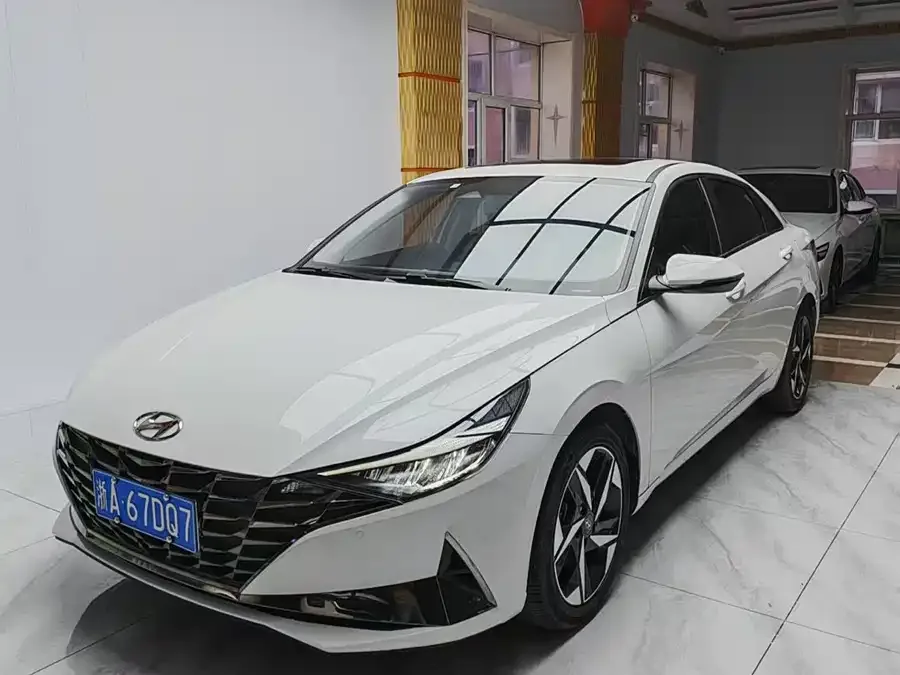 Hyundai Elantra Elantra 2022 1.5L CVT TOP flagship version 2022 — фото 1, купить с доставкой в Москву