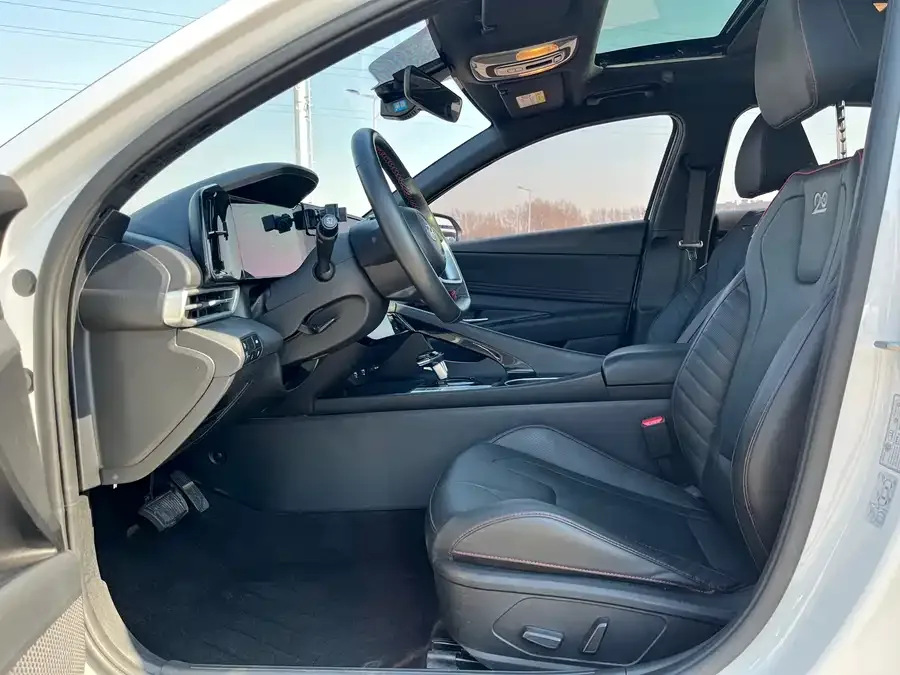 Hyundai Elantra Elantra 2022 1.5L CVT 20th Anniversary Edition 2022 — миниатюра 3