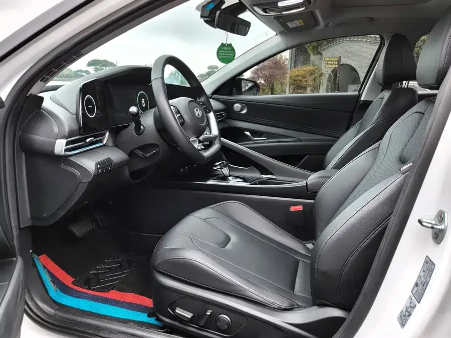 Hyundai Elantra Elantra 2023 1.5L CVT TOP Flagship Edition 2024 — миниатюра 4