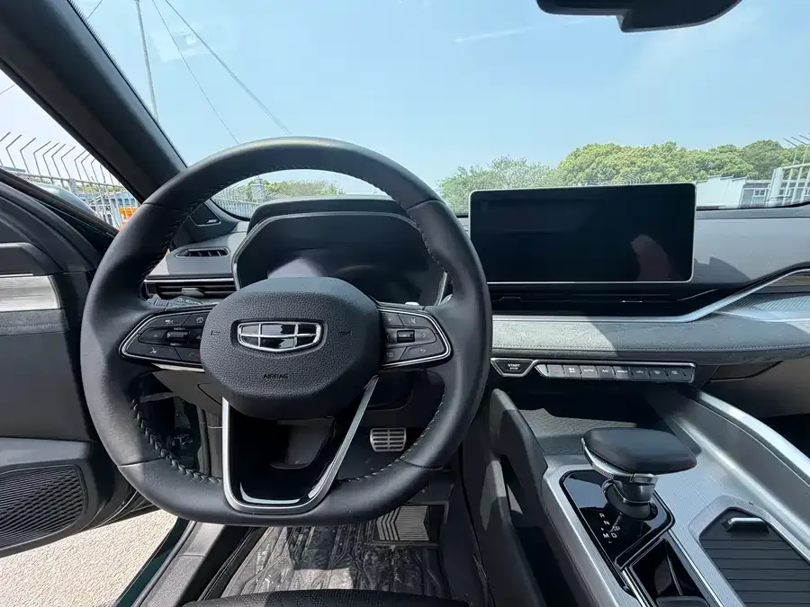 Geely Xingrui Xingrui 2023 2.0TD only available in green version 2023 — миниатюра 2