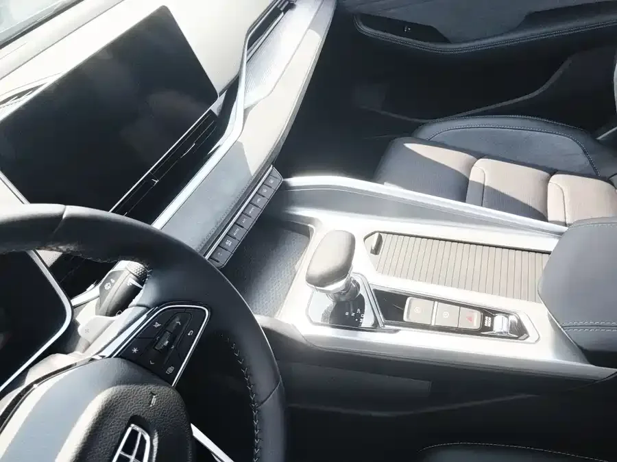 Geely Xingrui Xingrui 2023 2.0TD only available in green version 2023 — миниатюра 2