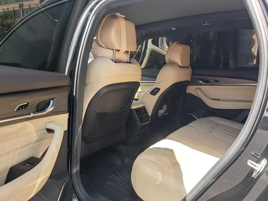 Geely Monjaro Xingyue L 2025 Dongfangyao 2.0TD Automatic Star-gazing Edition 2025 — миниатюра 4