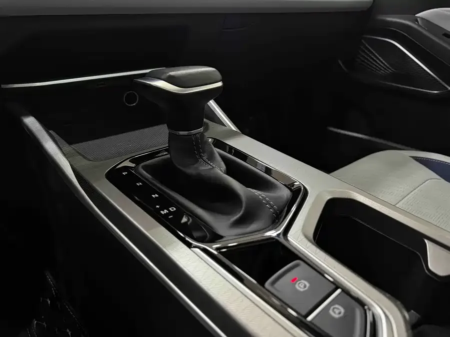 Geely Emgrand Emgrand 2022 4th Generation 1.5L CVT Flagship Model 2022 — миниатюра 4