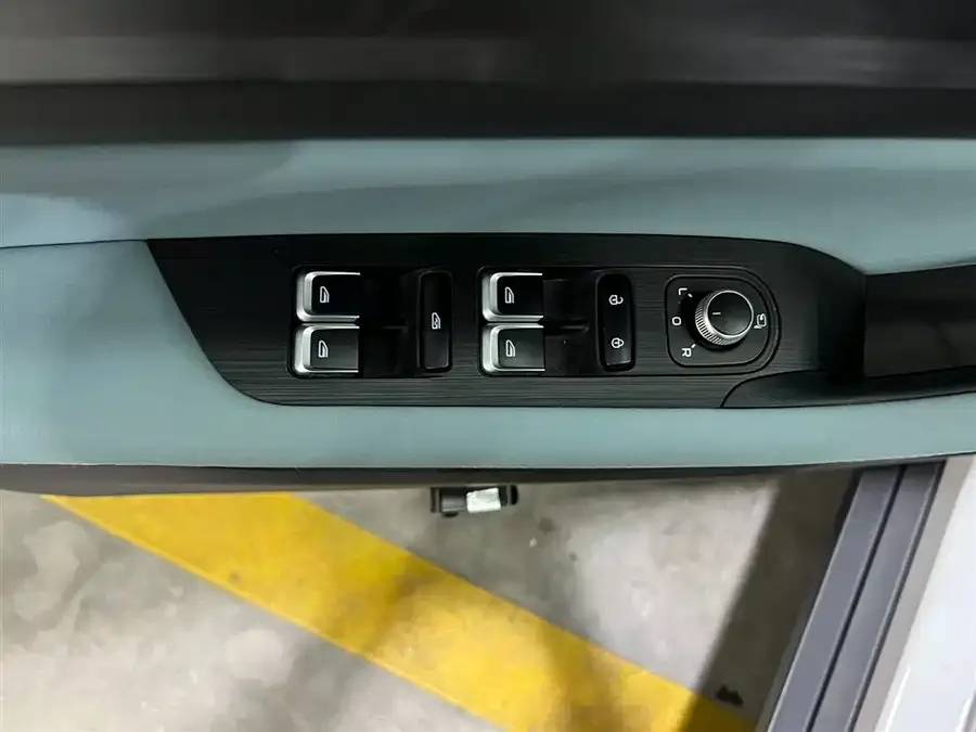 Geely Emgrand S Emgrand S 2022 1.4T CVT Crossover Player Edition 2023 — миниатюра 3