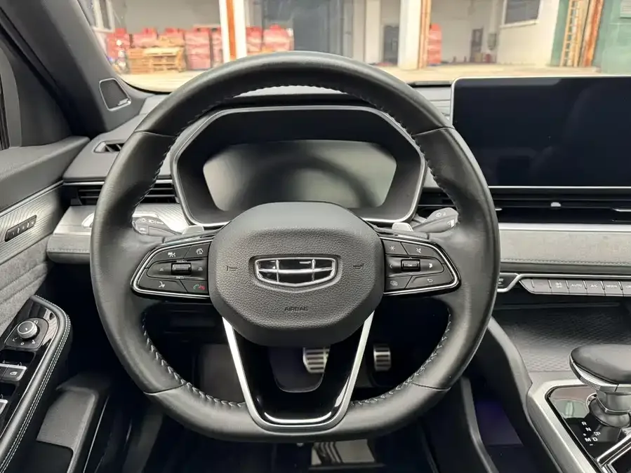 Geely Xingrui Xingrui 2023 2.0TD only available in green version 2022 — миниатюра 4