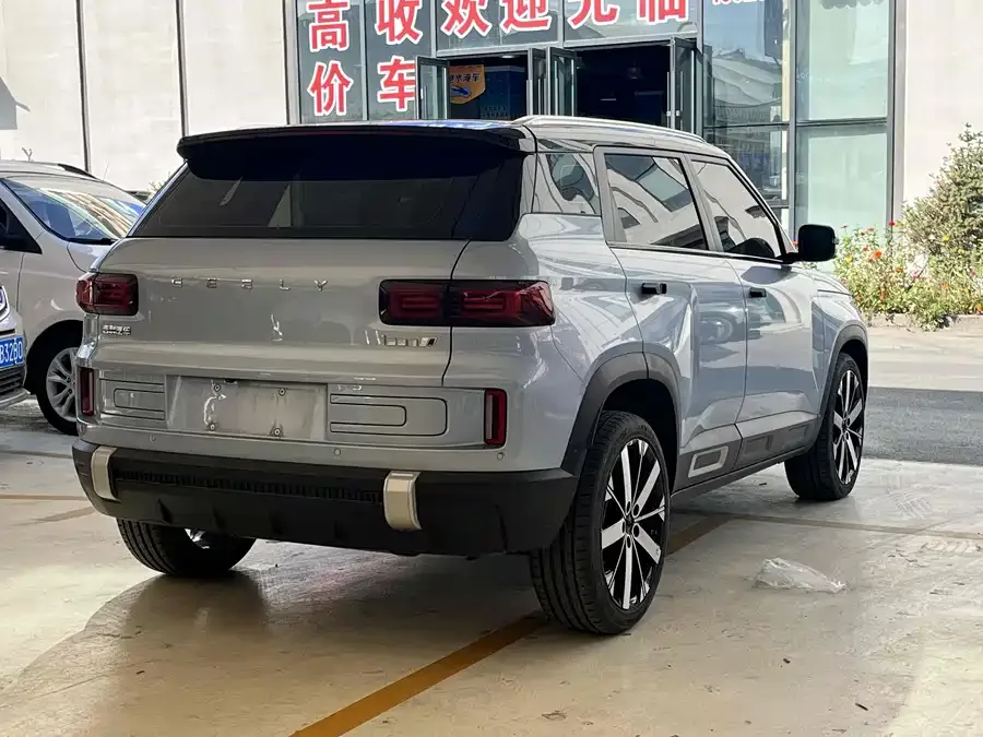 Geely ICON Geely ICON 2023 1.5TD Chocolate Edition 2023 — миниатюра 3