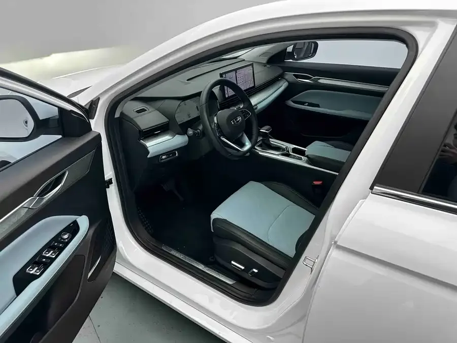 Geely Emgrand L Emgrand L 2022 1.4T CVT Supreme 2022 — миниатюра 3