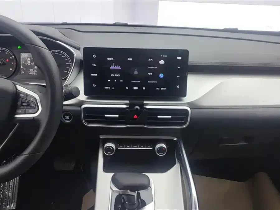 Geely Coolray SX11 Geely Binyue 2024 1.5T DCT Dragon Edition 2025 — миниатюра 4