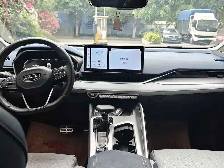 Geely Xingrui Xingrui 2023 2.0TD Premium Edition 2022 — миниатюра 2