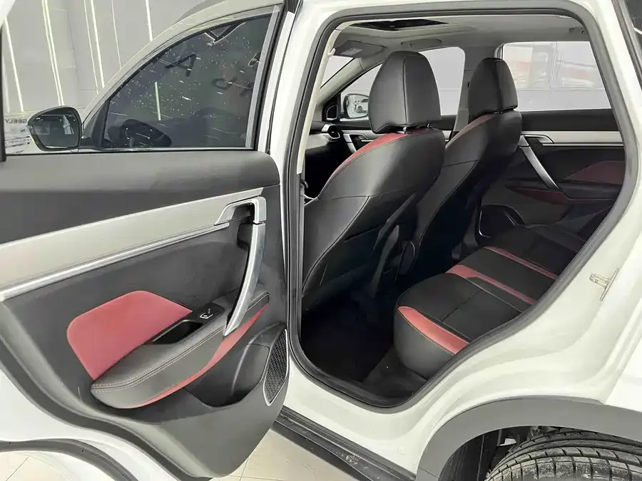 Geely Coolray SX11 Binyue 2021 1.4T DCT Platinum Edition 2023 — миниатюра 4