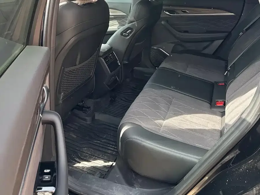 Geely Monjaro Xingyue L 2025 Dongfangyao 2.0TD Automatic Star-gazing Edition 2025 — миниатюра 5