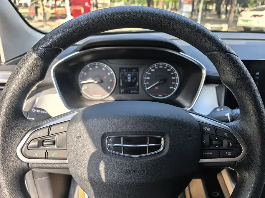 Geely Coolray SX11 Geely Binyue 2024 1.5T DCT Dragon Edition 2024 — миниатюра 3