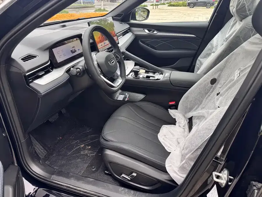 Geely Xingrui Xingrui 2026 Oriental Yao 1.5TD Jinghong Edition 2026 — миниатюра 2