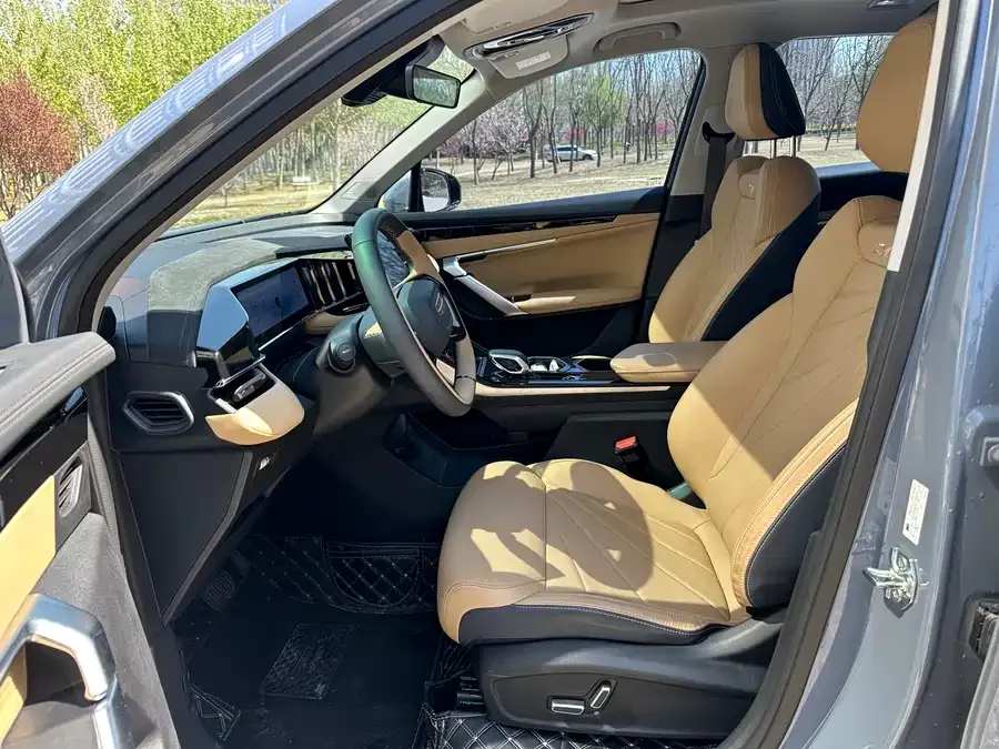 Geely Atlas L Boyue L 2023 1.5TD DCT Premium Edition 2024 — миниатюра 2