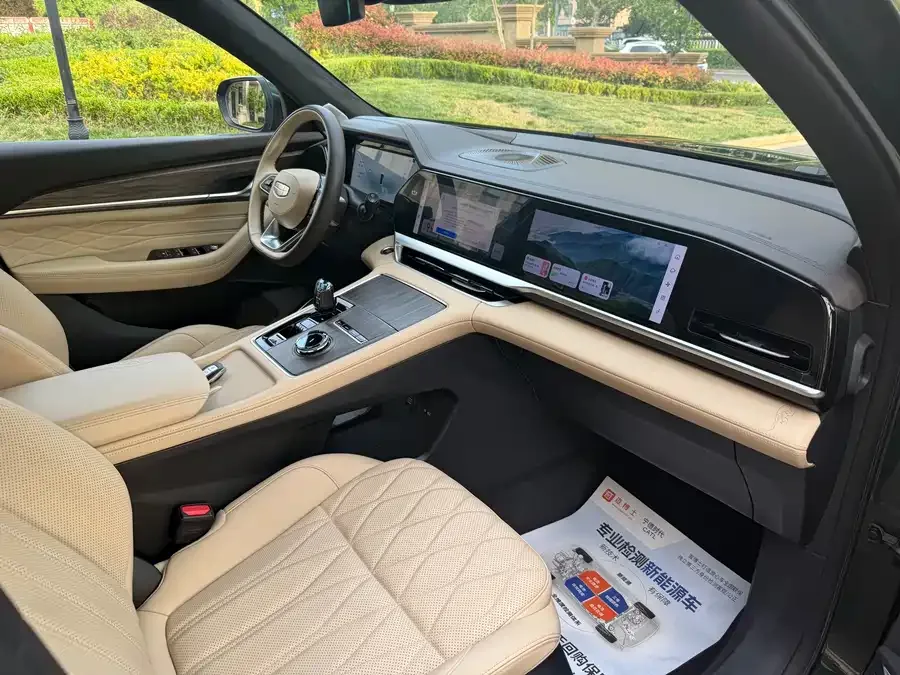 Geely Monjaro Xingyue L 2025 Dongfangyao 2.0TD Automatic 4WD Moon-Watching Edition 2024 — миниатюра 5