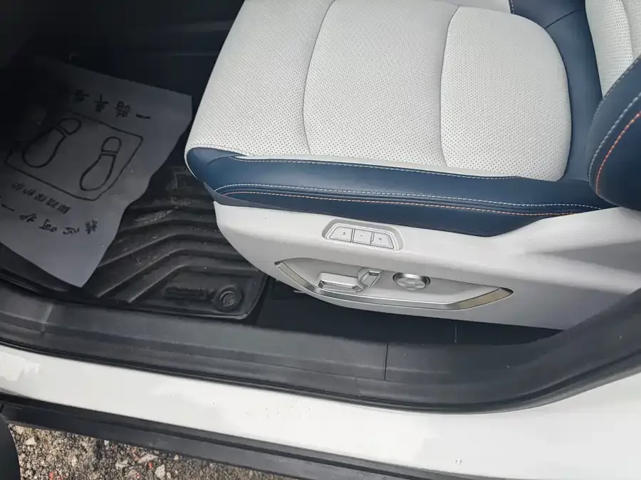 Geely Atlas Boyue 2022 Boyue X 1.8TD DCT Intelligent Edition 2022 — миниатюра 2