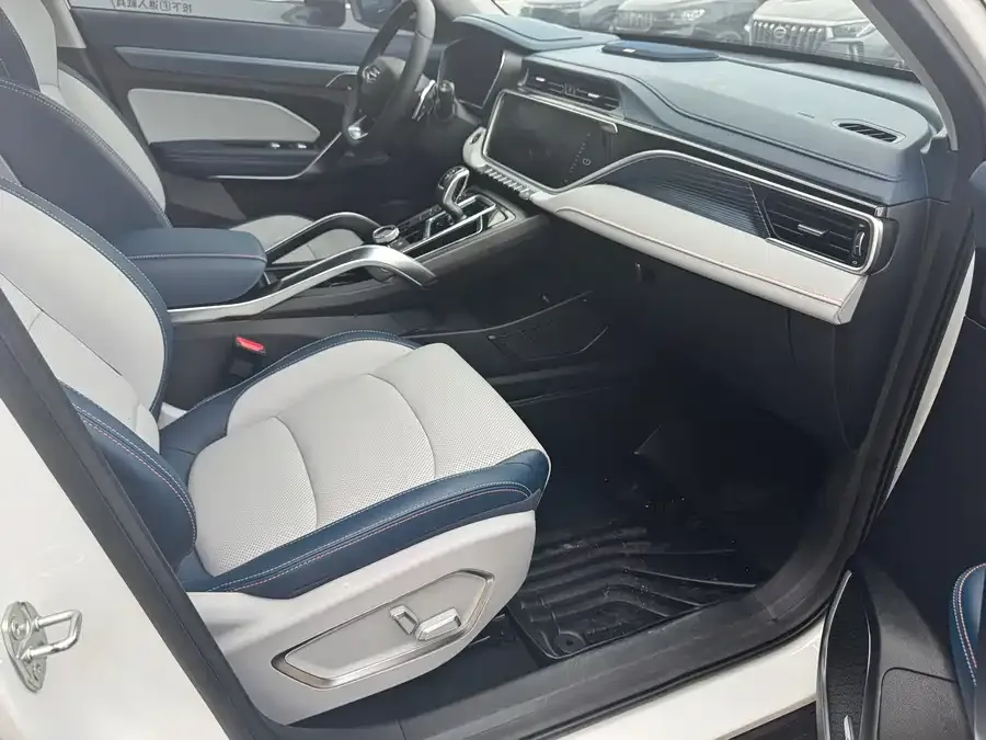 Geely Atlas Boyue 2022 Boyue X 1.8TD DCT Intelligent Edition 2022 — миниатюра 3