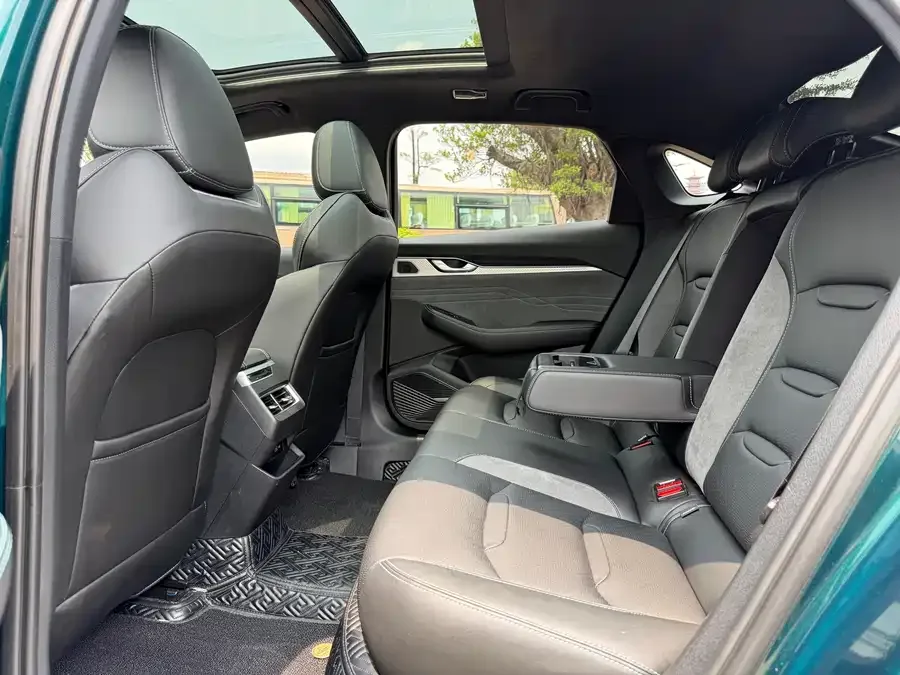 Geely Xingrui Xingrui 2023 2.0TD only available in green version 2023 — миниатюра 2