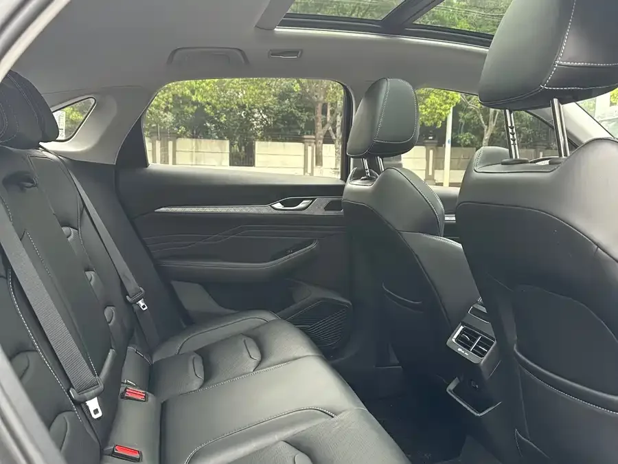 Geely Xingrui Xingrui 2023 2.0TD Luxury 2023 — миниатюра 3