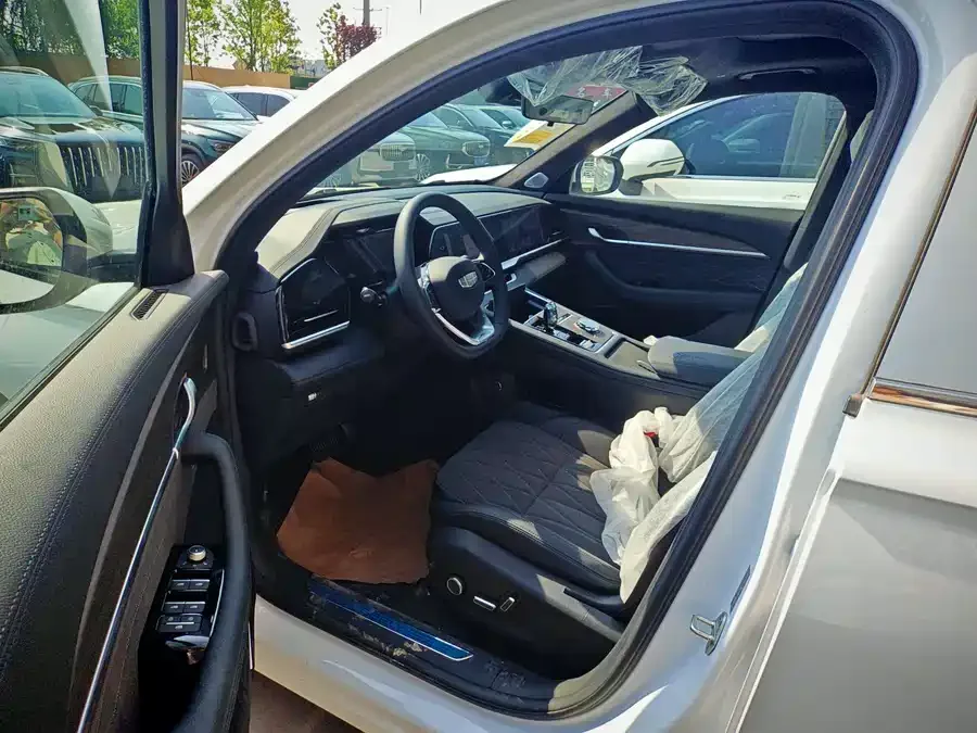 Geely Monjaro Xingyue L 2025 Dongfang Yao 2.0TD Automatic Current Edition 2025 — миниатюра 4
