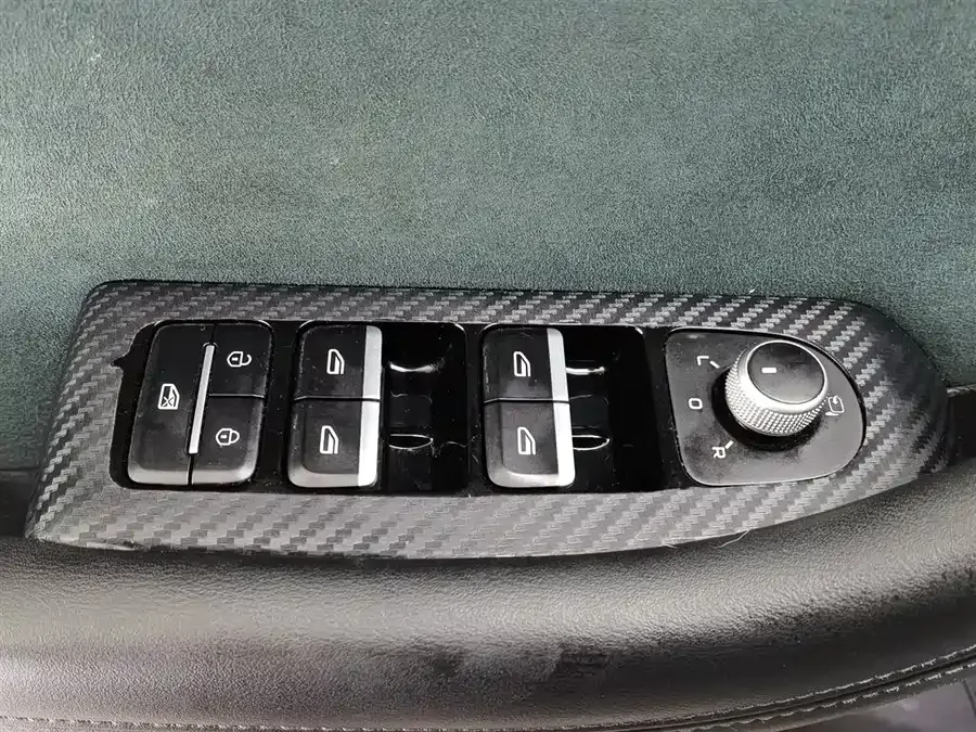Geely Monjaro Xingyue L 2021 2.0TD DCT EVO 2WD Smart Edition 2022 — миниатюра 3